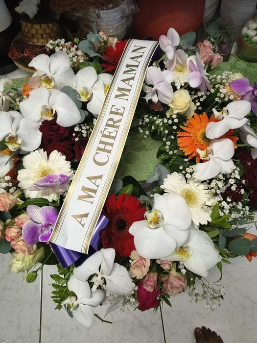 Gerbe de fleurs de deuil Saint-Paul