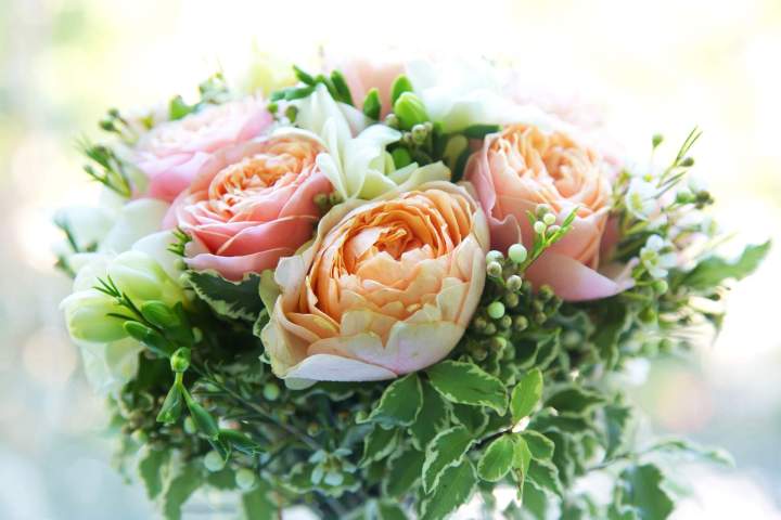 Bouquet de roses rouges pailletées Saint-Paul